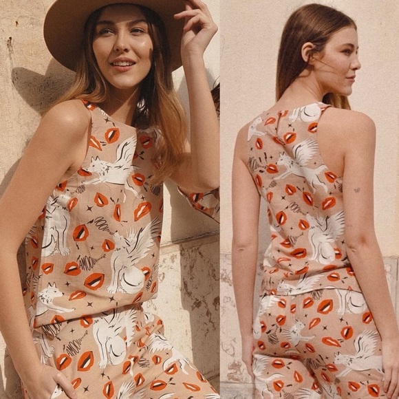 LAS SURENAS Wolf Kisses Amore Lip Print Linen Sleeveless Top Camisole Blouse NEW - Picture 2 of 15